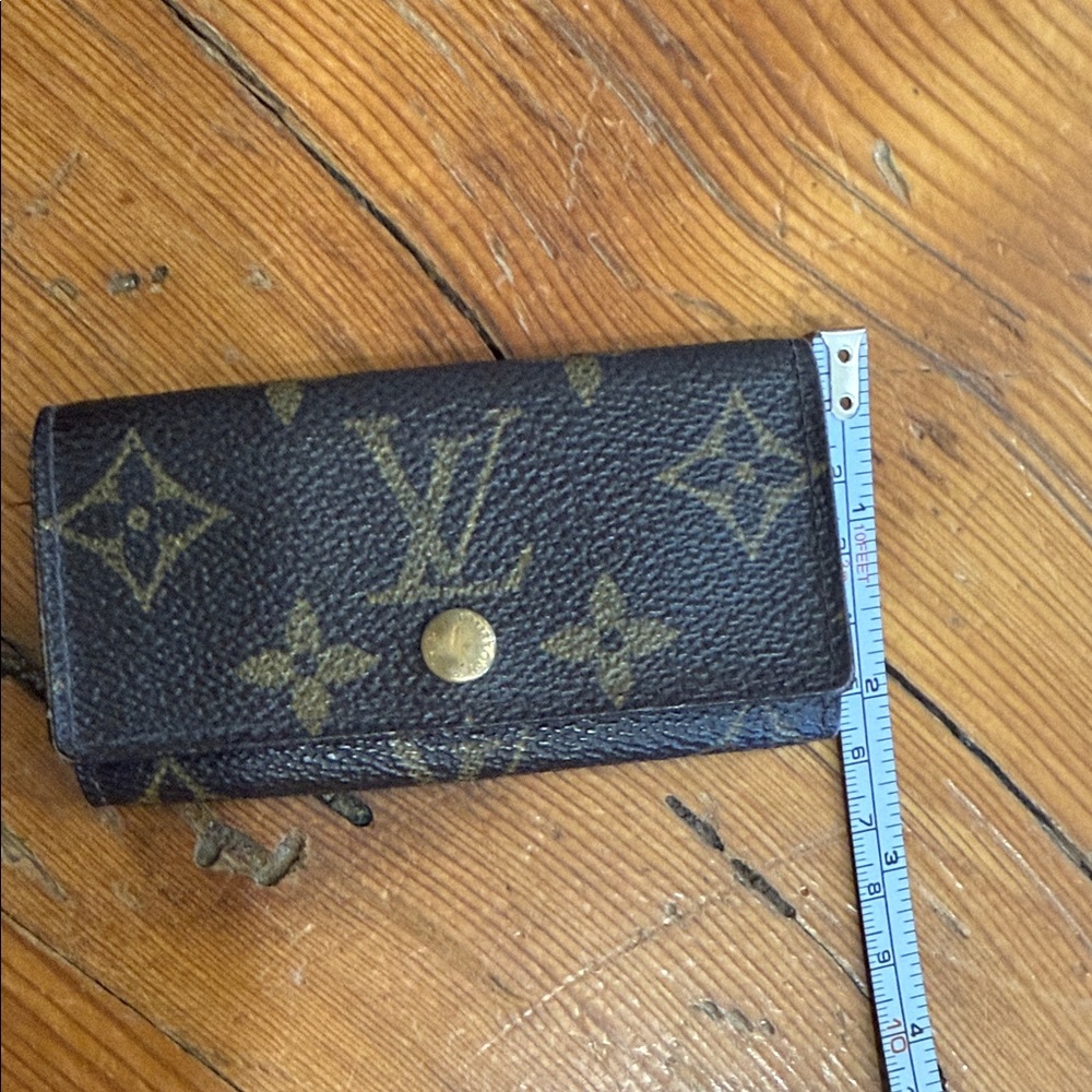 Louis Vuitton Authentic Monogram Key Clasp Holder Keychain Wallet - Picture 12 of 13